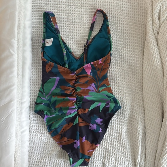 New Shade & Shore Plunge One Piece High Leg Swimsuit Floral Tropical Print - Picture 7 of 14